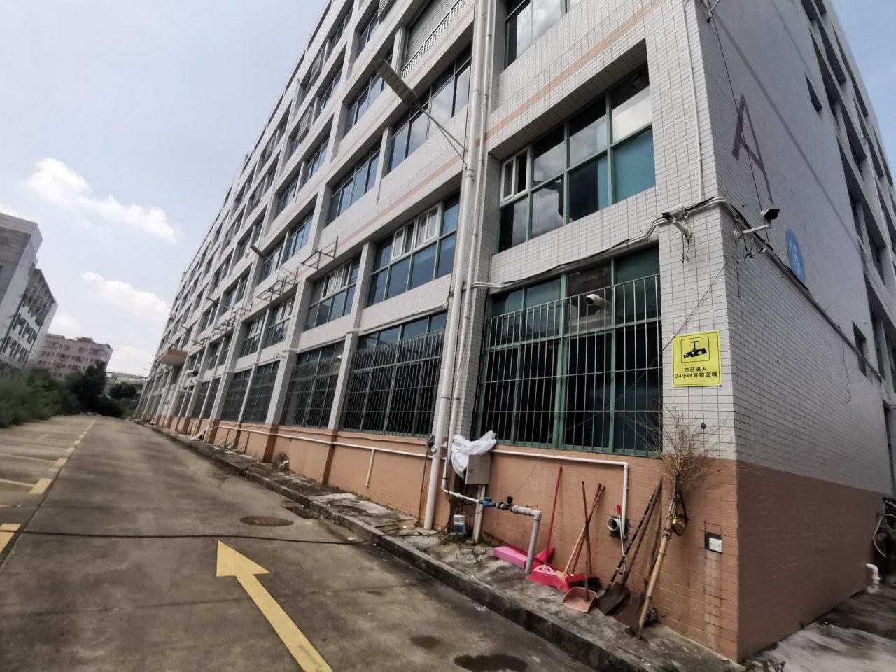 出租平湖华南城大型工业园区三楼1500平米厂房仓库带装修出租