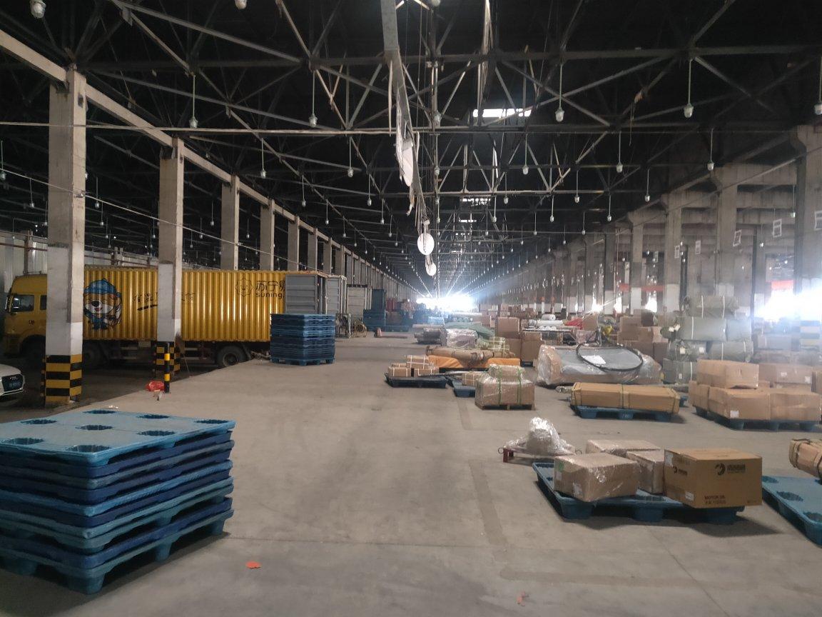 万江环城路边出租大型物流仓库,空地大高度10米四边装卸货平台