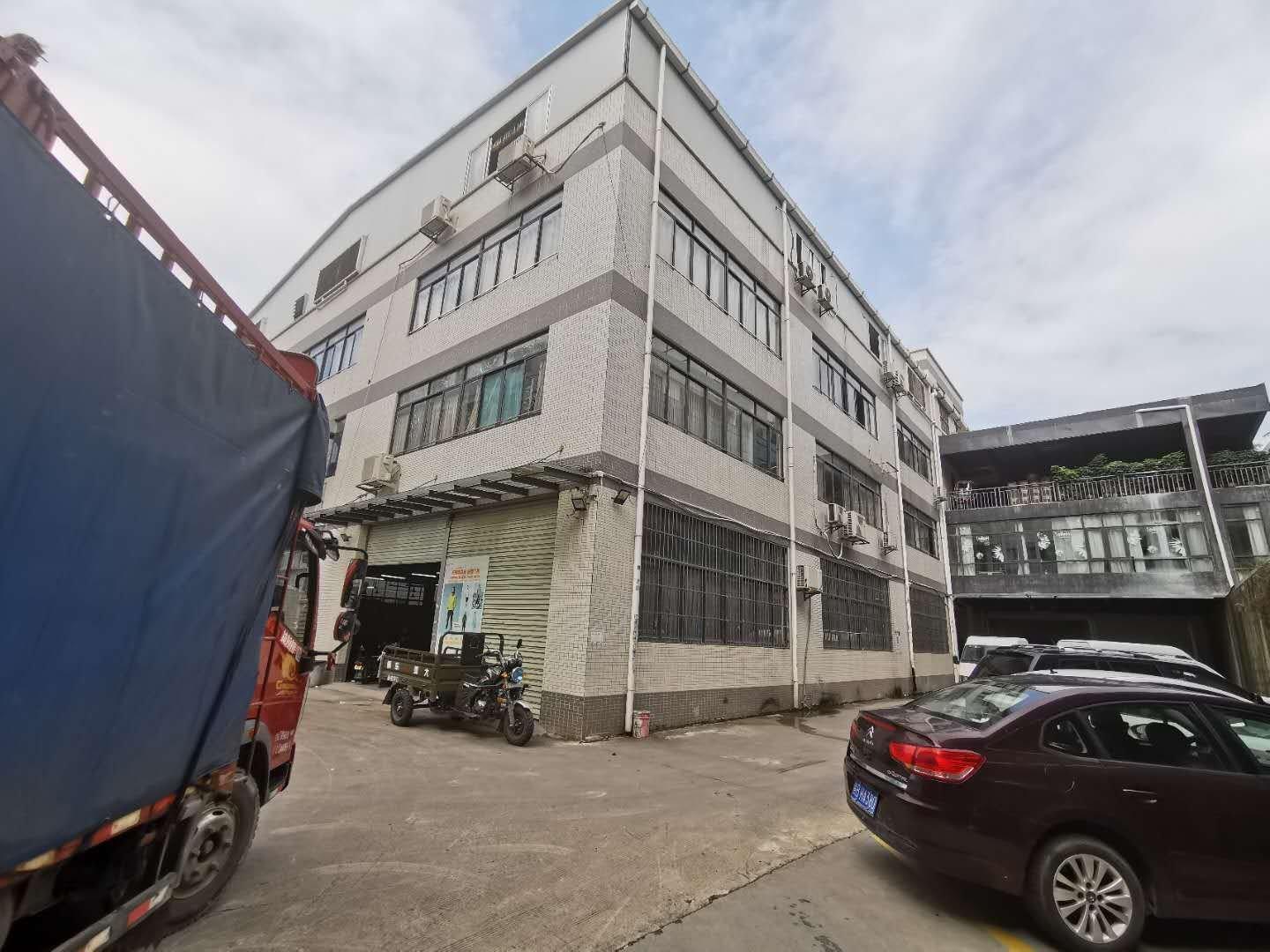 番禺钟村2000方一楼厂房仓库出租，一手房东，交通便利。