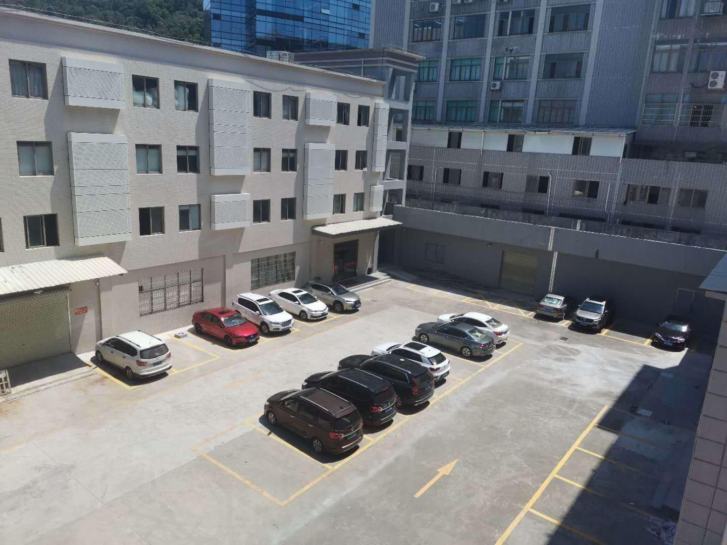番禺东环新出400方厂房仓库出租，一手房东，全新地坪漆。