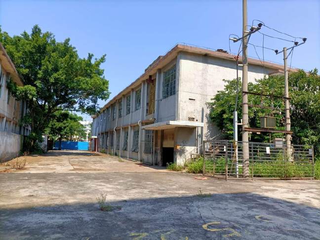 公明楼村原房东独院厂房2000平报价25元无公摊能办环坪