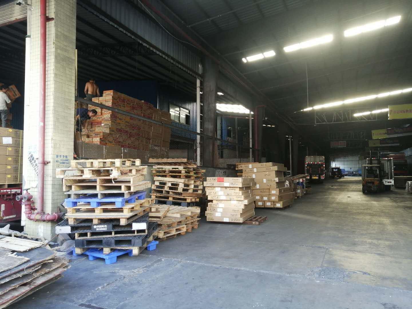 南城工业区内独院厂房分租一楼1000平仓库带高台卸货