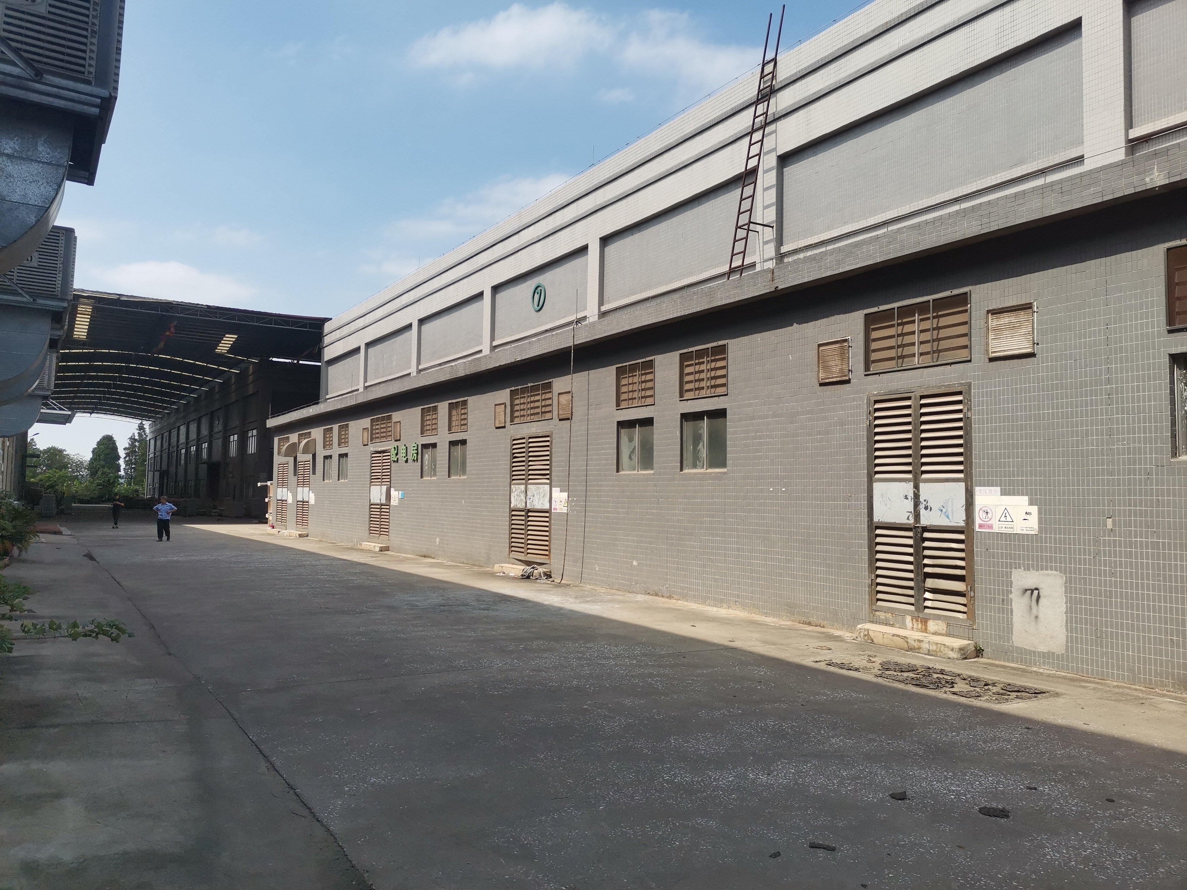 丹灶镇大型工业区，新出厂房仓库出租。