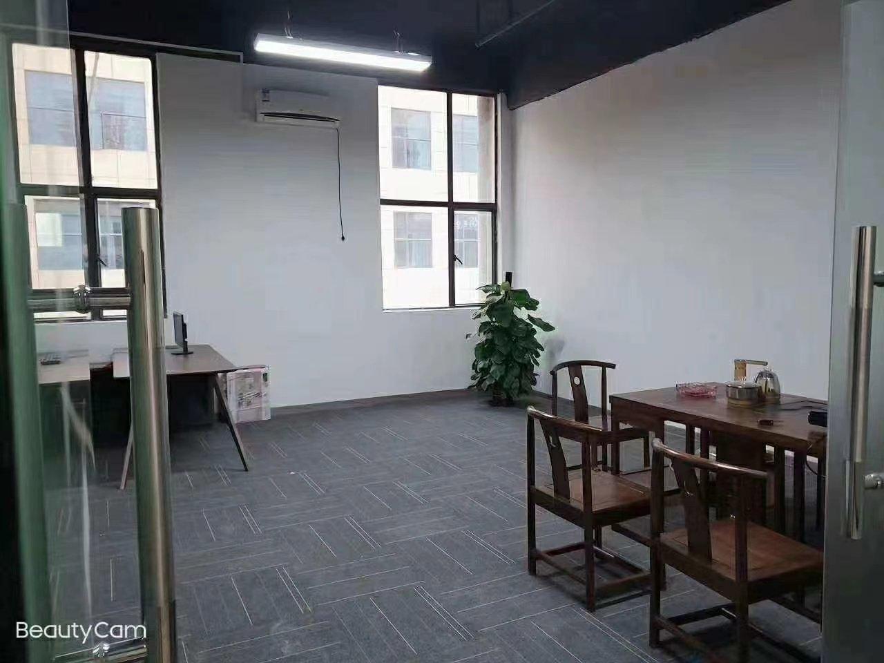 仲恺高新区陈江车汽车站旁2600平方写字楼出租。