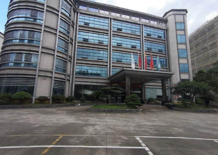 黄埔新出科学城2楼700平精装修厂房仓库出租，可办环评。