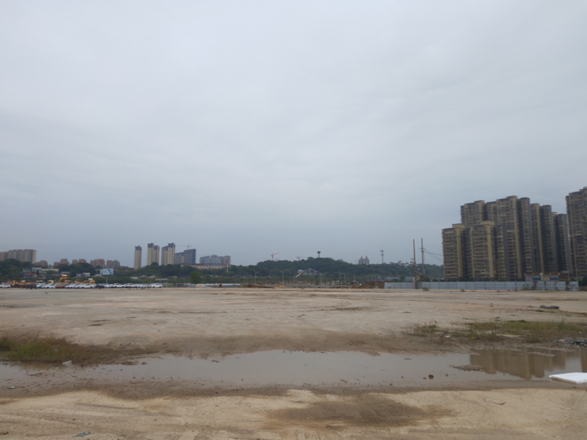 雨花区湘府大桥附近5000㎡大型硬化场地出租可短租4