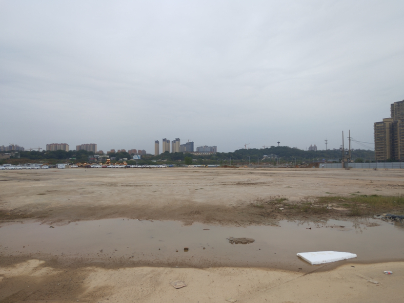 雨花区湘府大桥附近5000㎡大型硬化场地出租可短租3