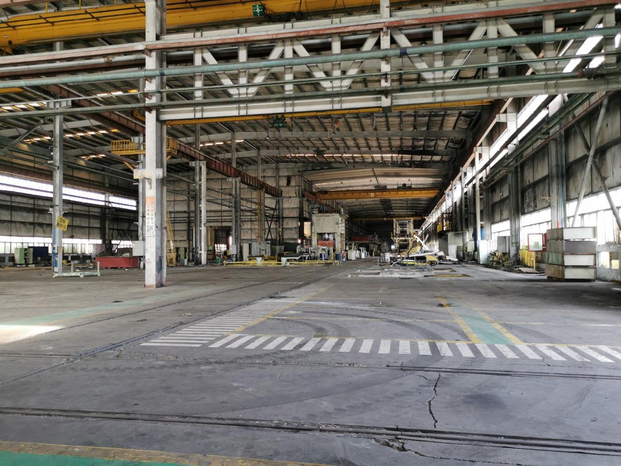 重工业单一层厂房20万平方高14米带航车适合生产仓库