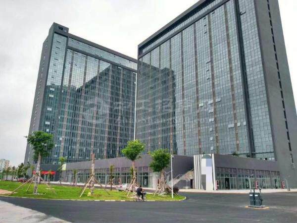 深圳坪山广场办公室50平-1350平，大小面积均有，精装修1