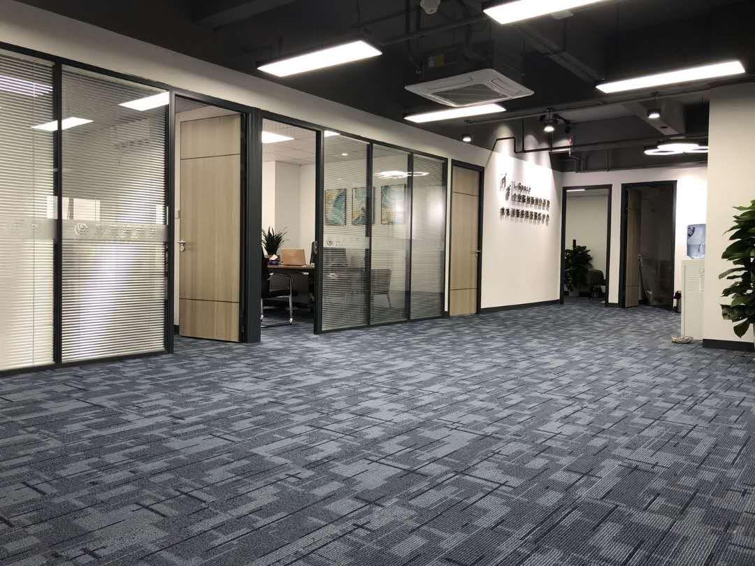 深圳坪山广场办公室50平-1350平，大小面积均有，精装修