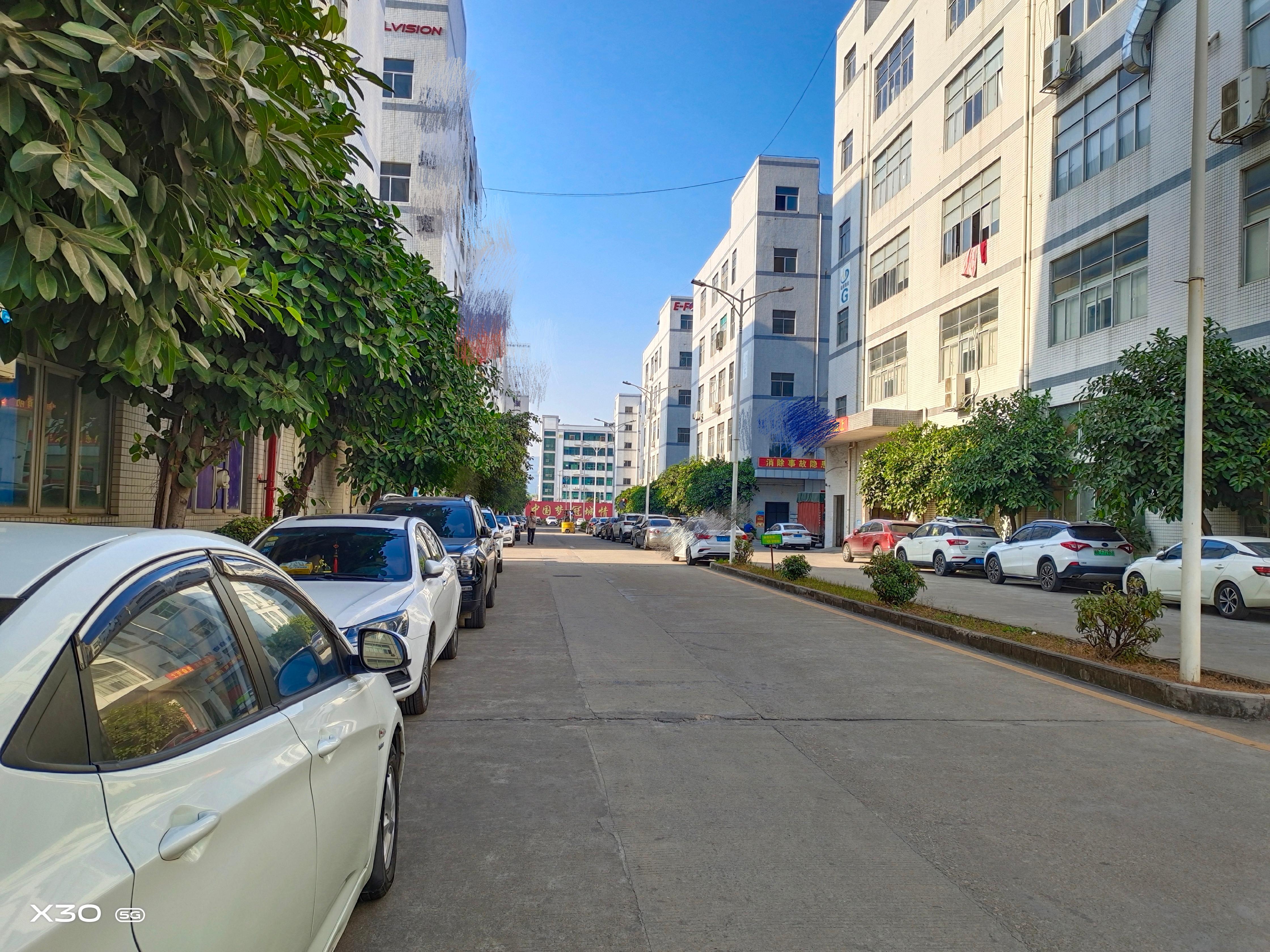 公明楼村原房东二楼2800平米厂房出租分摊小价格便宜合同6年