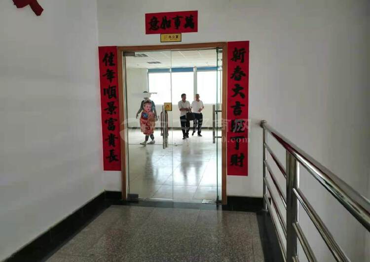 陈江中心地段红本写字楼一到四楼50元低价均价出租3