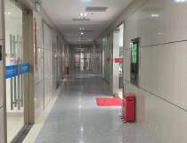 龙华清湖地铁站旁边大厦办公室260平出租，带家私空调拎包办公