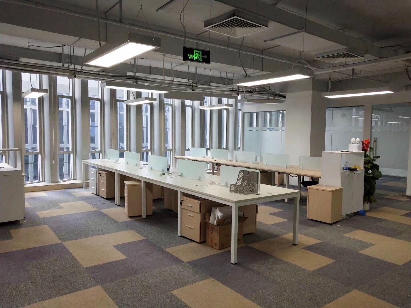 深圳大学附近新出400平精装修办公写字楼出租。