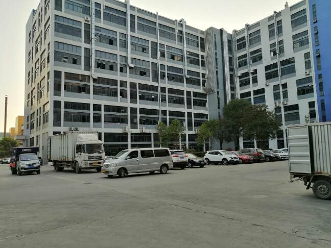 长安上沙花园式房2500平方招租