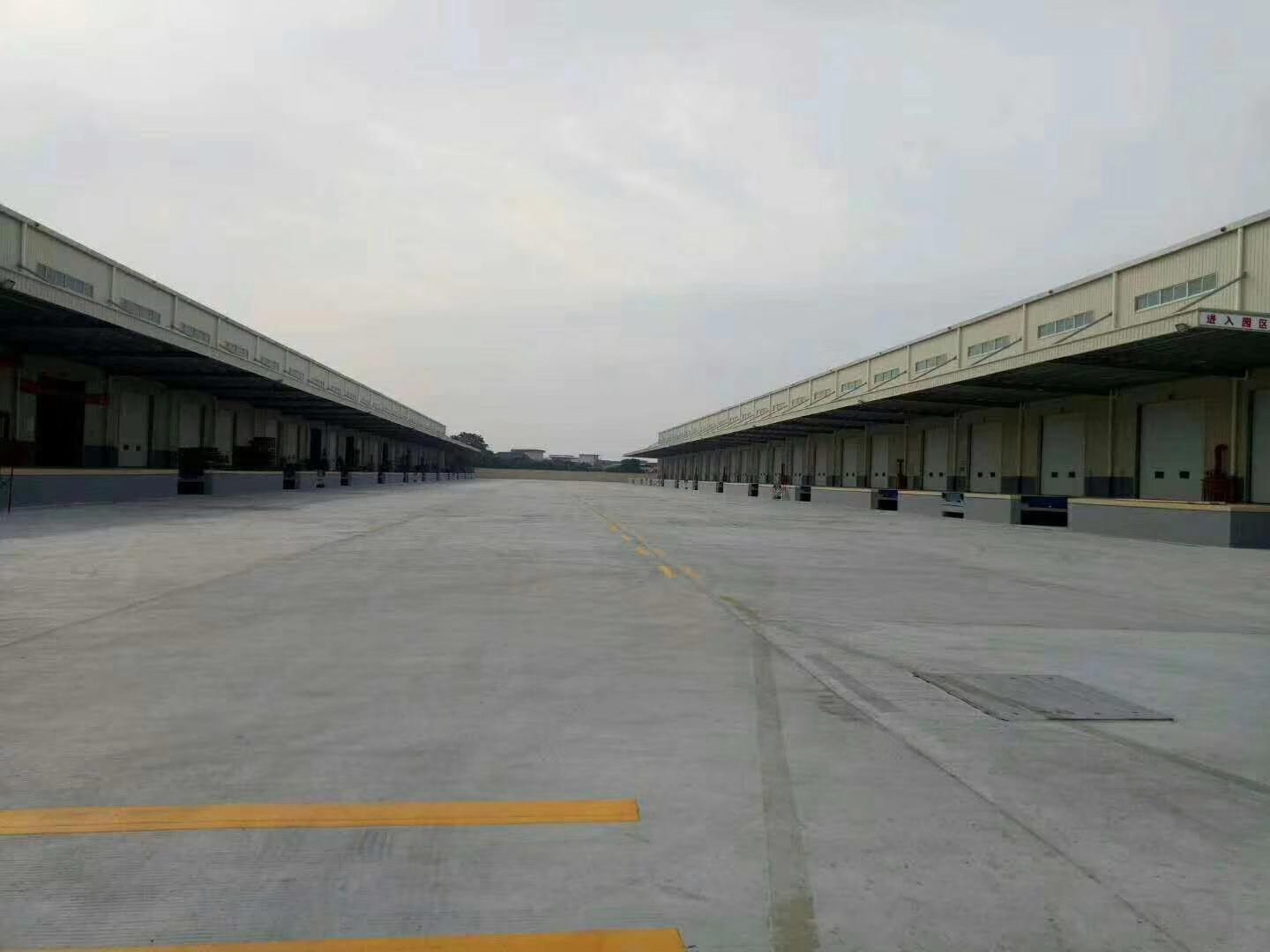 新塘高速路口新出单一层钢结构厂房4500平米价钱优惠可做仓库