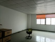 松岗麒麟新村附近新出楼上500平精装修可分租办公室