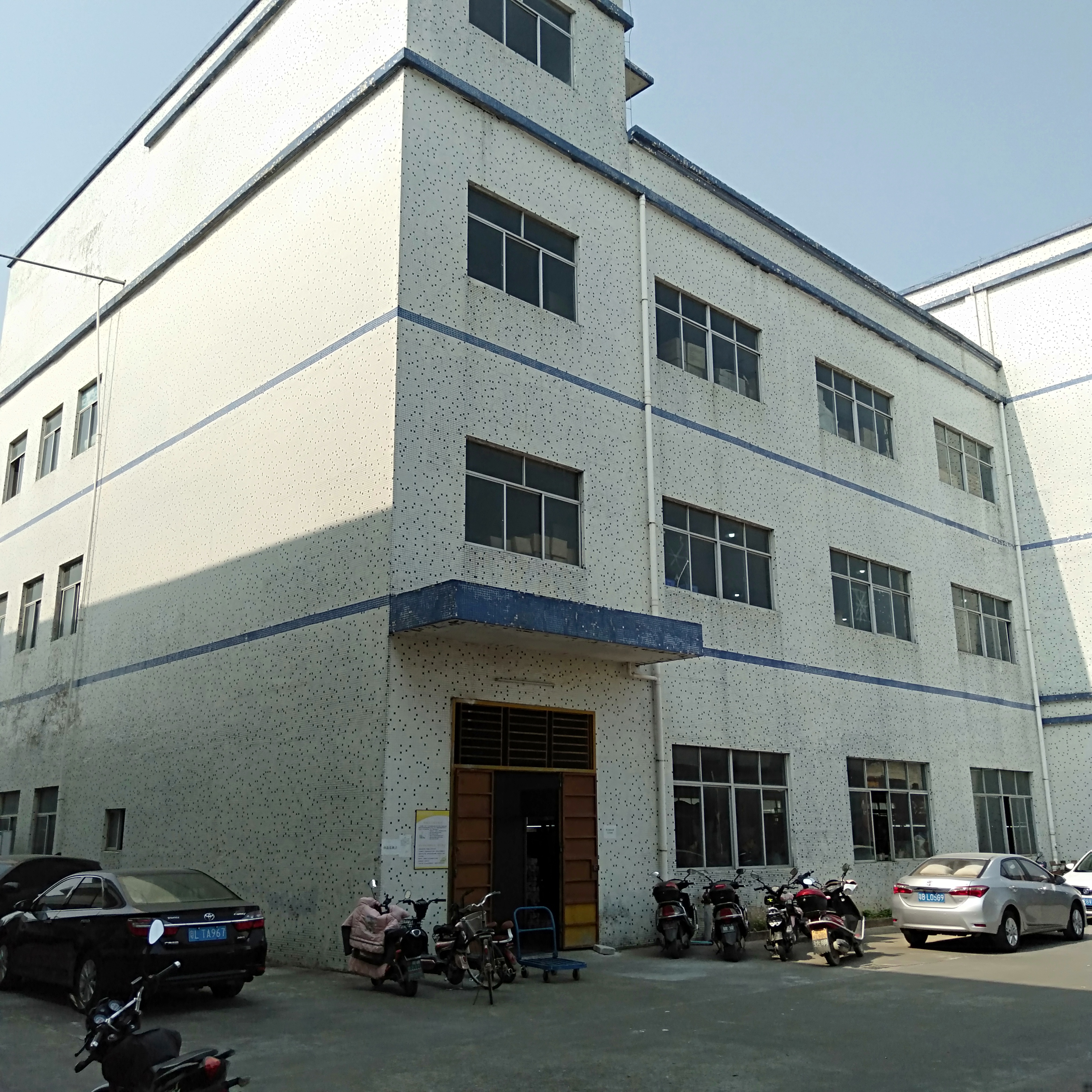 惠阳三和经济开发区标准厂房仓库1650平米招租证件齐全可分租