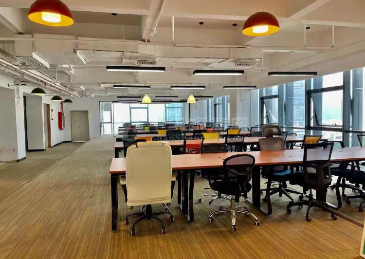 南山科技园红本办公室100平至200平起租，带家私配套齐全4