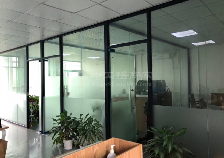深圳龙华区观澜高速出口楼上整层办公室精装修751平米!2