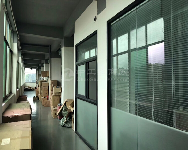 深圳龙华区观澜高速出口楼上整层办公室精装修751平米!