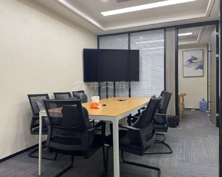 南山粤海门地铁口精装修办公室563平，可分租，采光非常好