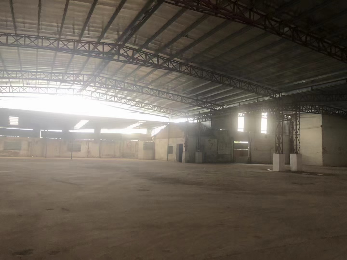 化龙国道附近一楼钢构厂房3000平方，适合做仓库