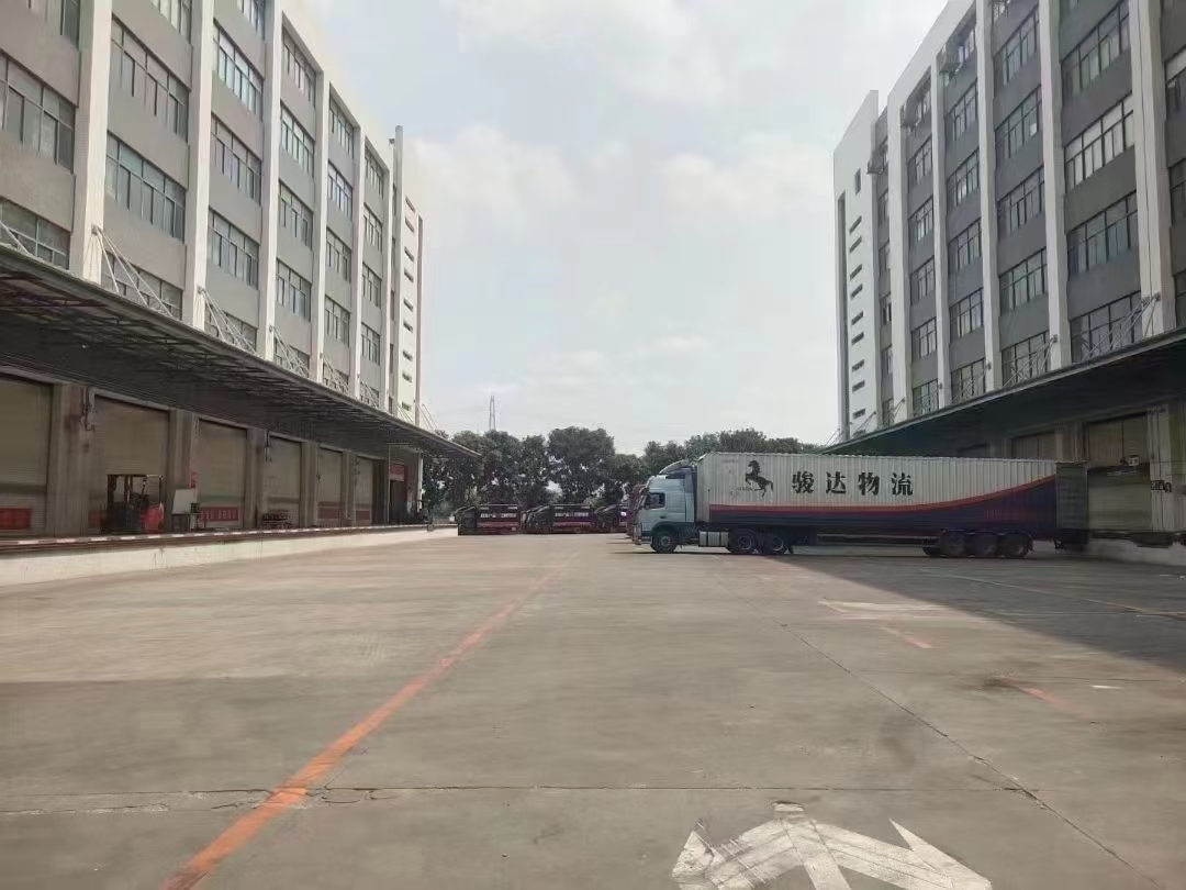 石岩高速口独栋标准物流仓库招租 
厂房1-6层15000平 