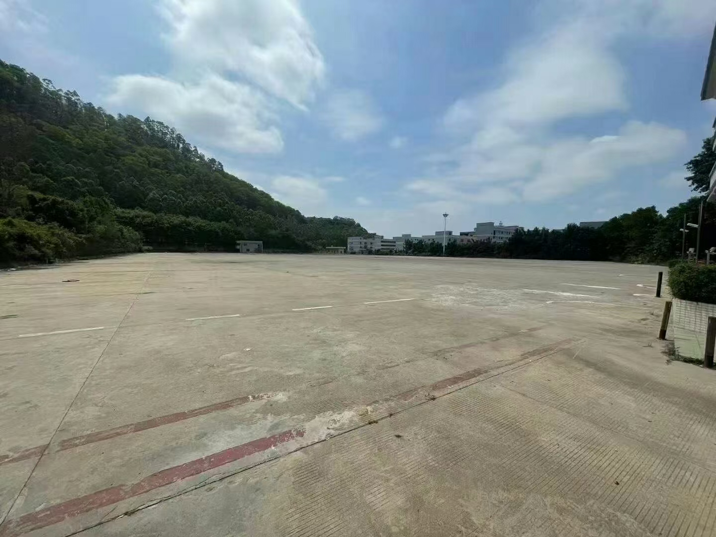 凤岗镇国有工业用地出租
空地面积46000㎡、3