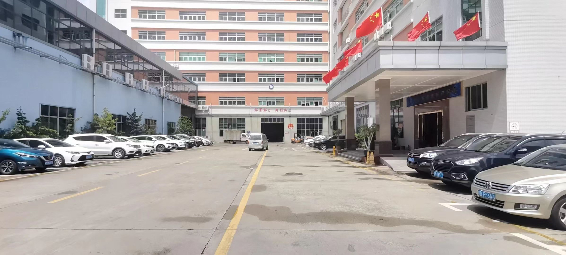一手物业！横岗安良大路边二三楼各1200平精装修厂房出租