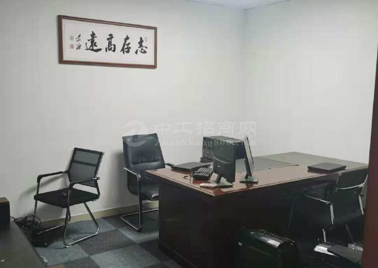 龙华民治新出办公写字楼565面积精装修，家具配套齐全，7+16