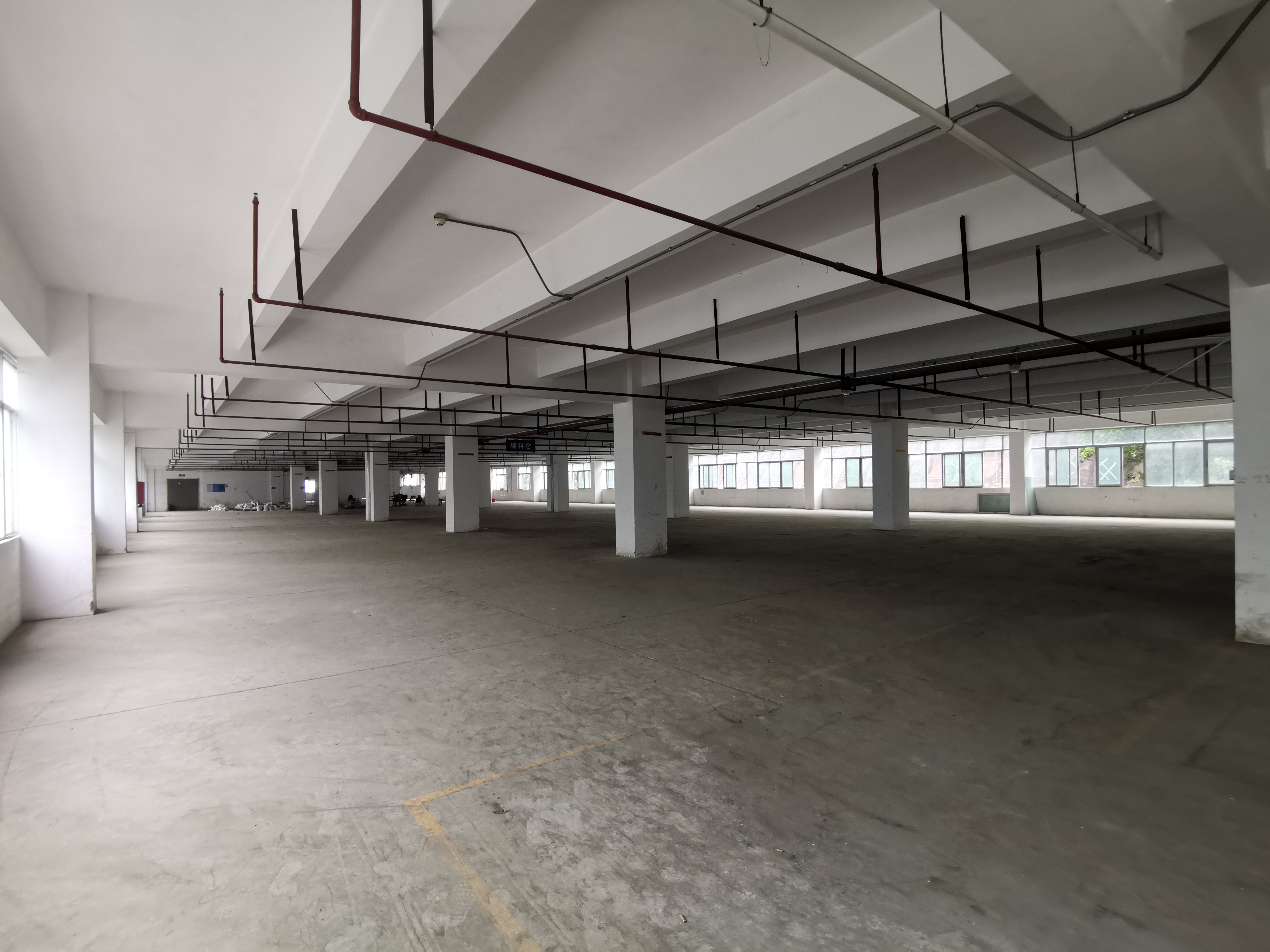 布吉李朗高新技术产业园新出楼上1000平红本厂房仓库出租，