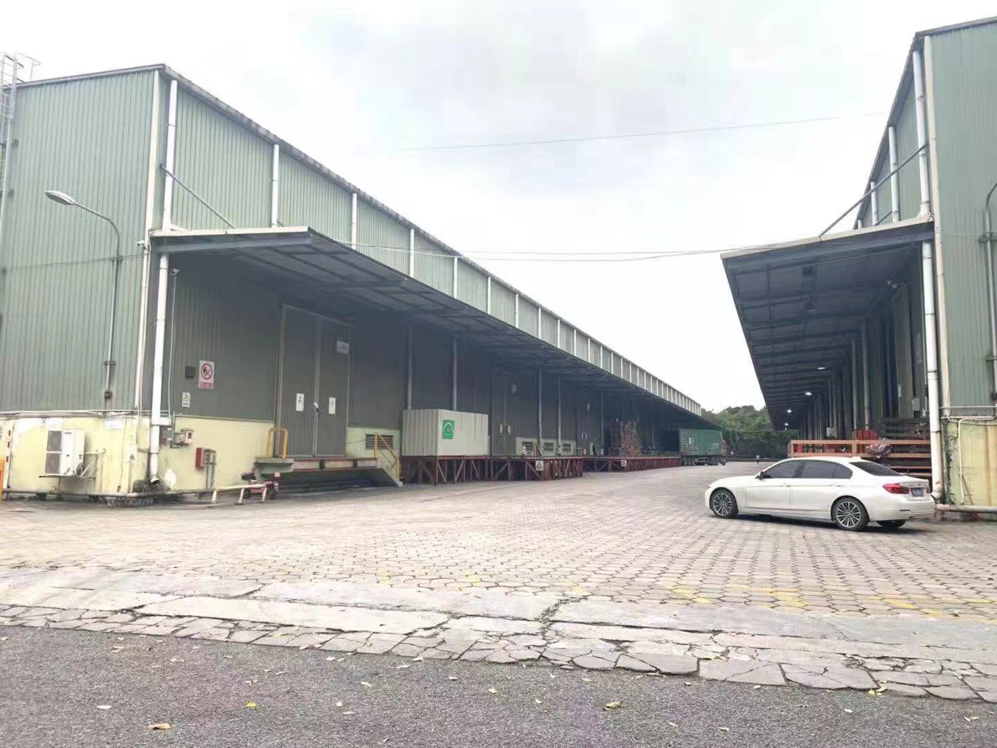黄埔开发区新出大型厂房，仓库，交通便利，户型方正