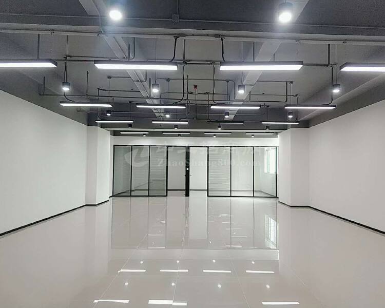 宝安西乡精装厂房写字楼200至600平，电子商务办公研发