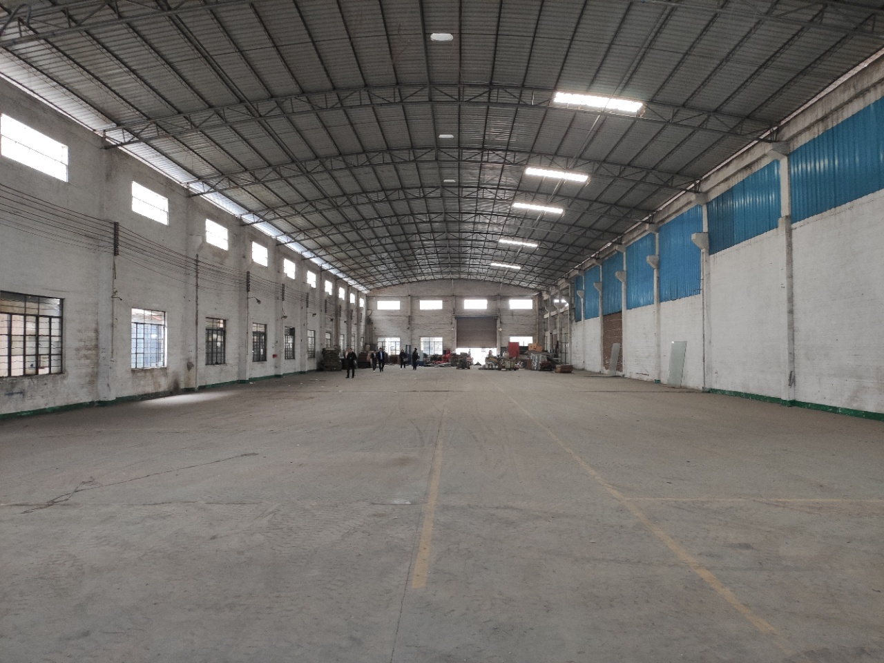 高明明城工业区、现在8000平单一层铁皮房出租、可生产可仓库