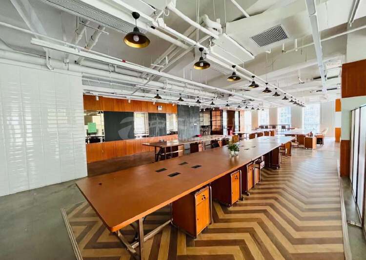 南山科技园创意园办公室整层3518平出租，配全家私拎包办公7