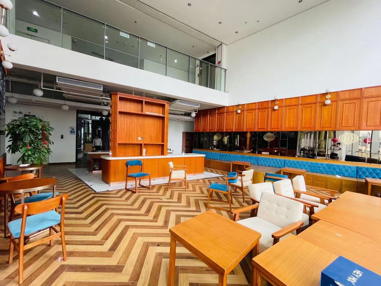 南山科技园创意园办公室整层3518平出租，配全家私拎包办公