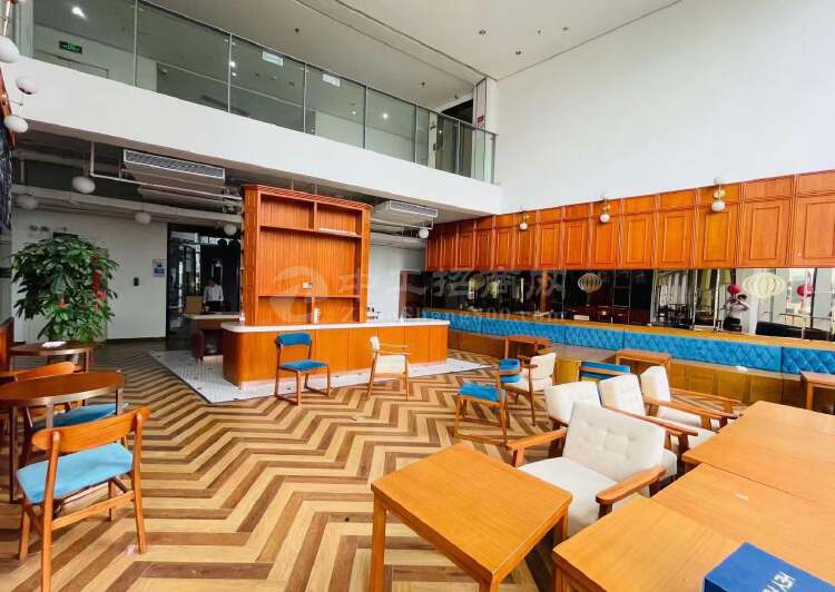 南山科技园创意园办公室整层3518平出租，配全家私拎包办公6
