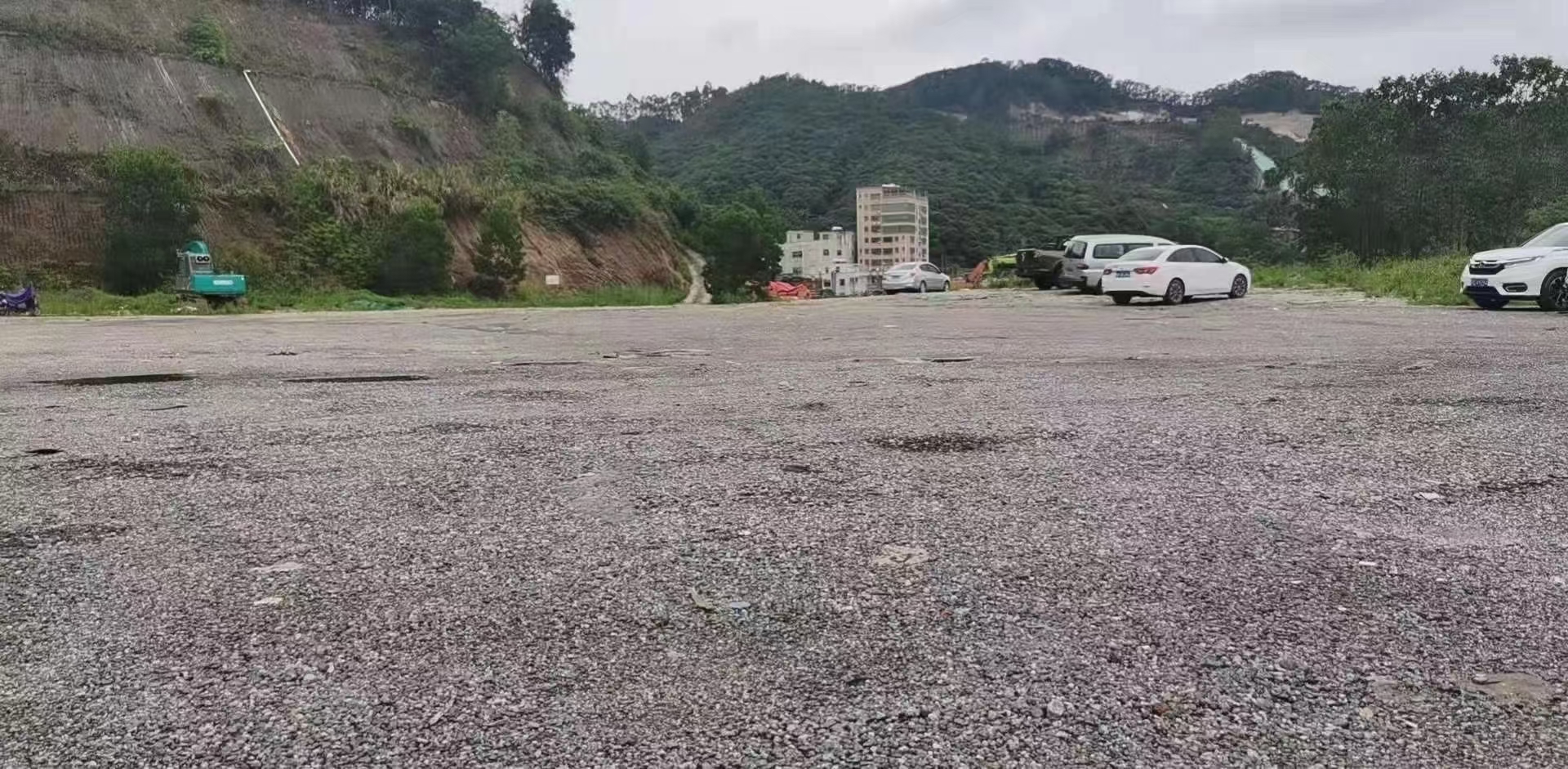 石观路旁新出大面积空地3