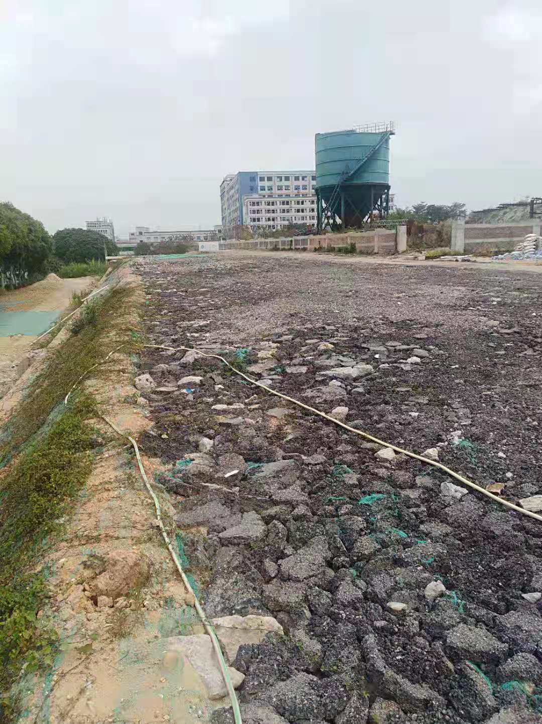 松岗大田洋空地8000平带宿舍2