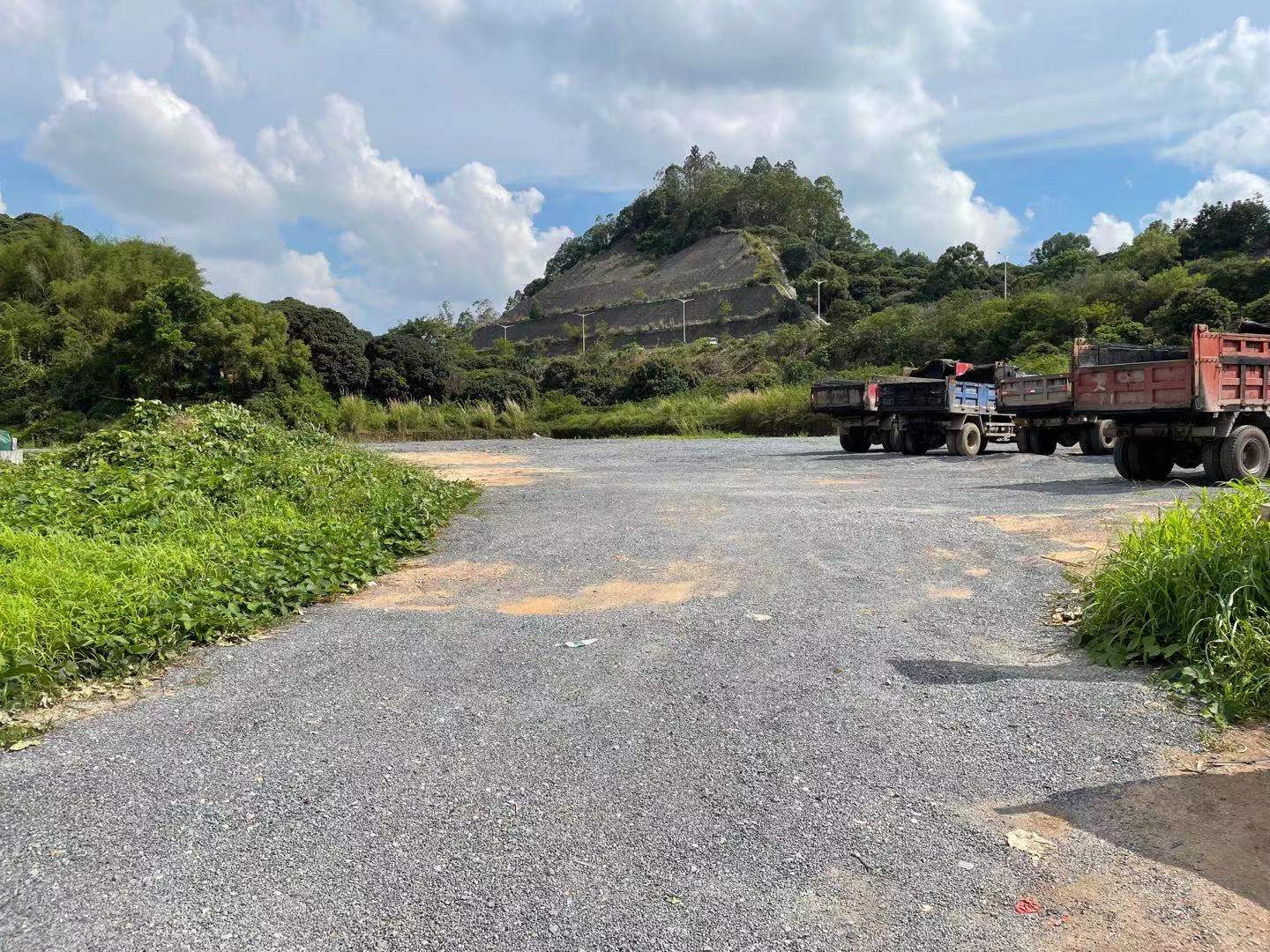 黄江镇长龙村，一万平方空地出租，靠山边，可做硬化1