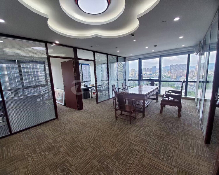 龙华清湖地铁站附近甲级写字楼680平方豪华装修，适合接待总部