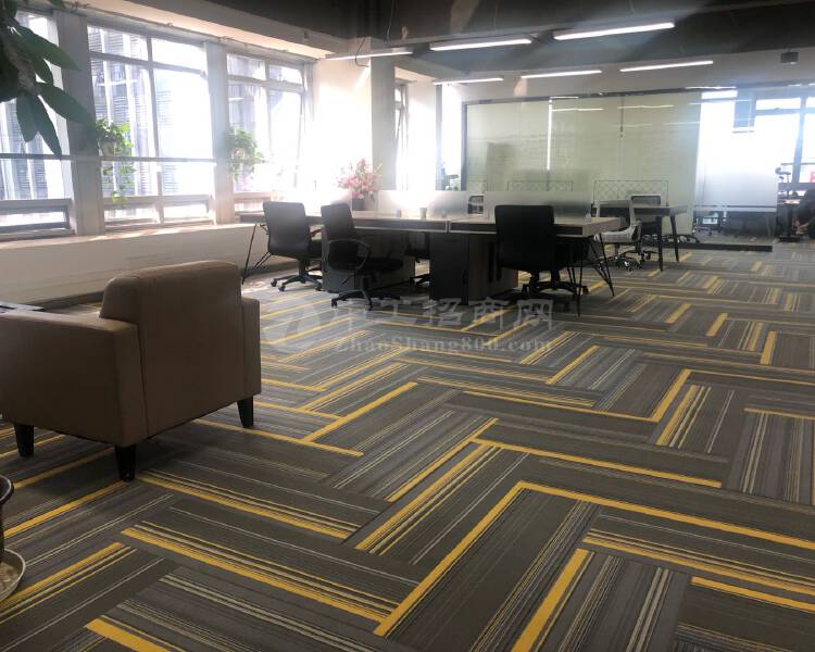 天河区燕岭公园附近新出300平精装修办公室出租，
