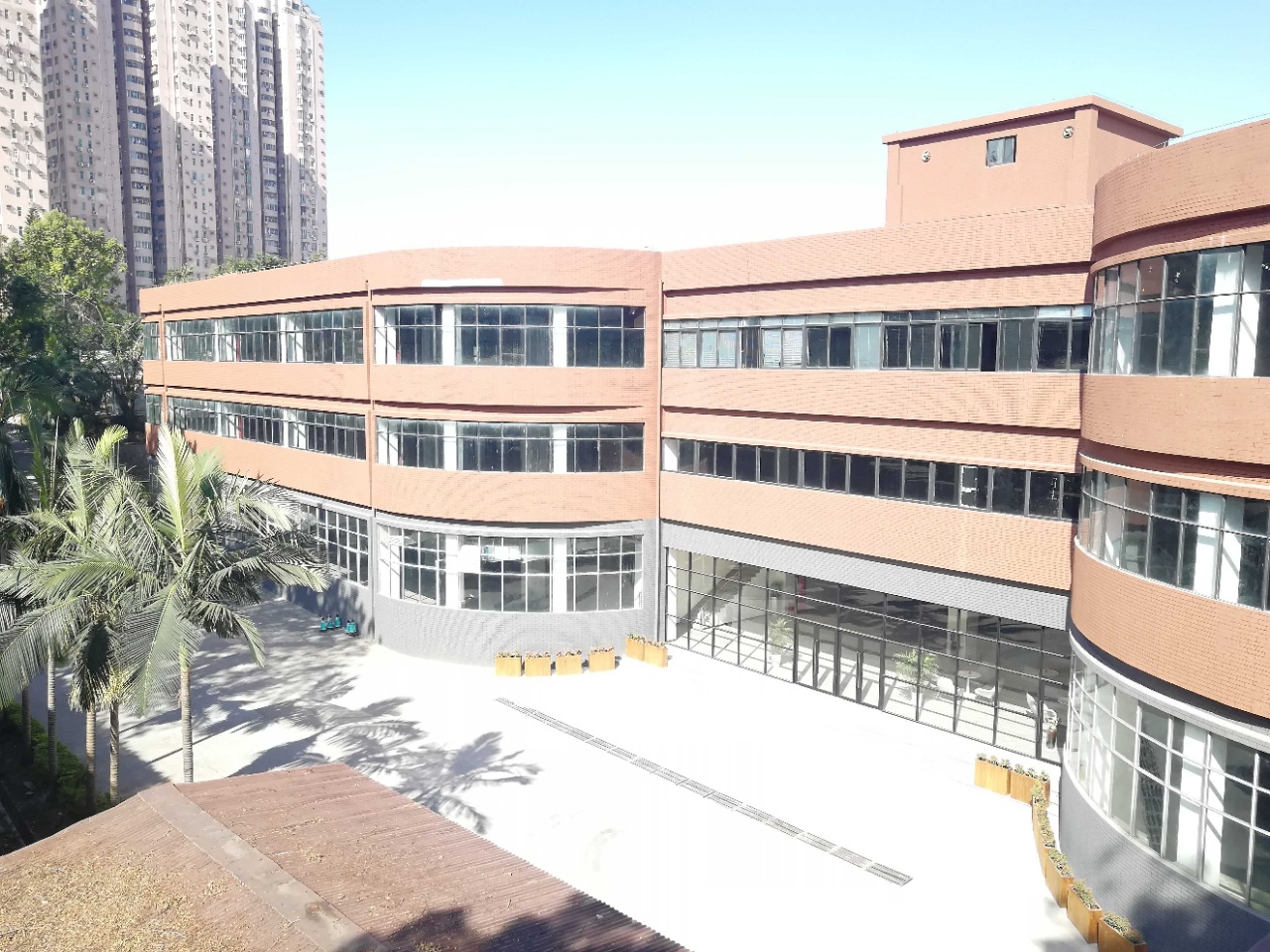 布吉丹竹头高新科技园新出楼上800平红本厂房仓库出租，可分租