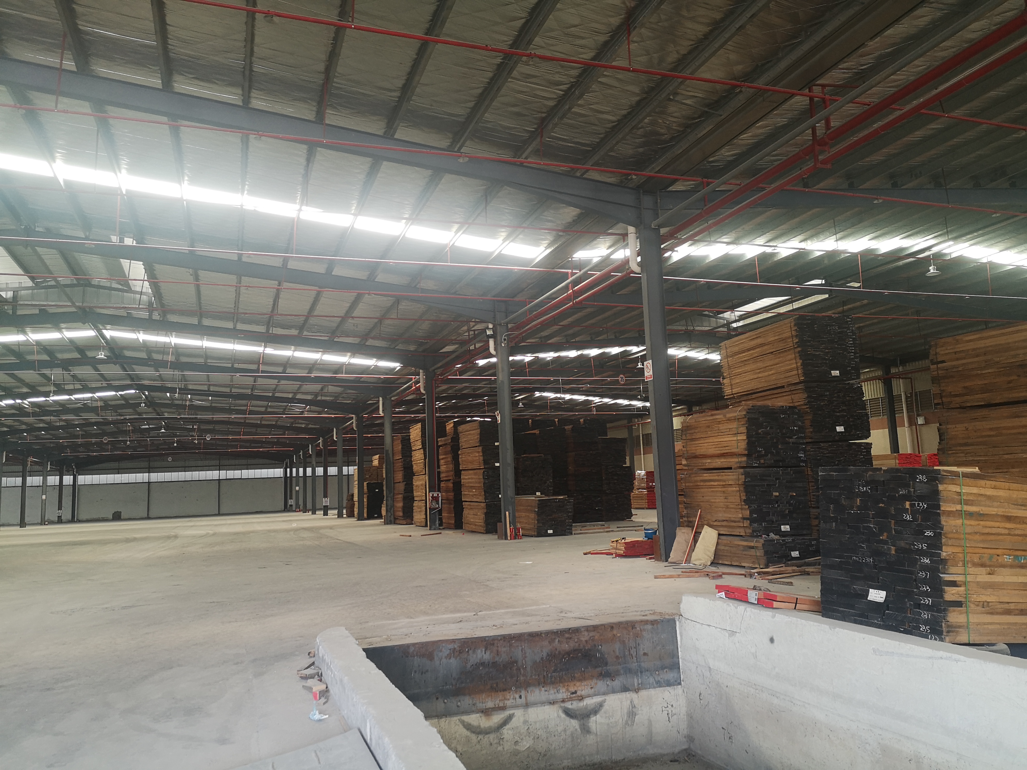 中堂新出独门独院钢结构厂房3000平米，可做仓库可做生产