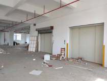 九江镇沙头A区新出楼上4500方厂房出租。