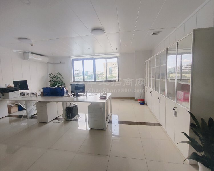 黄埔开发区西区新出创意园区办公室30平方起租。