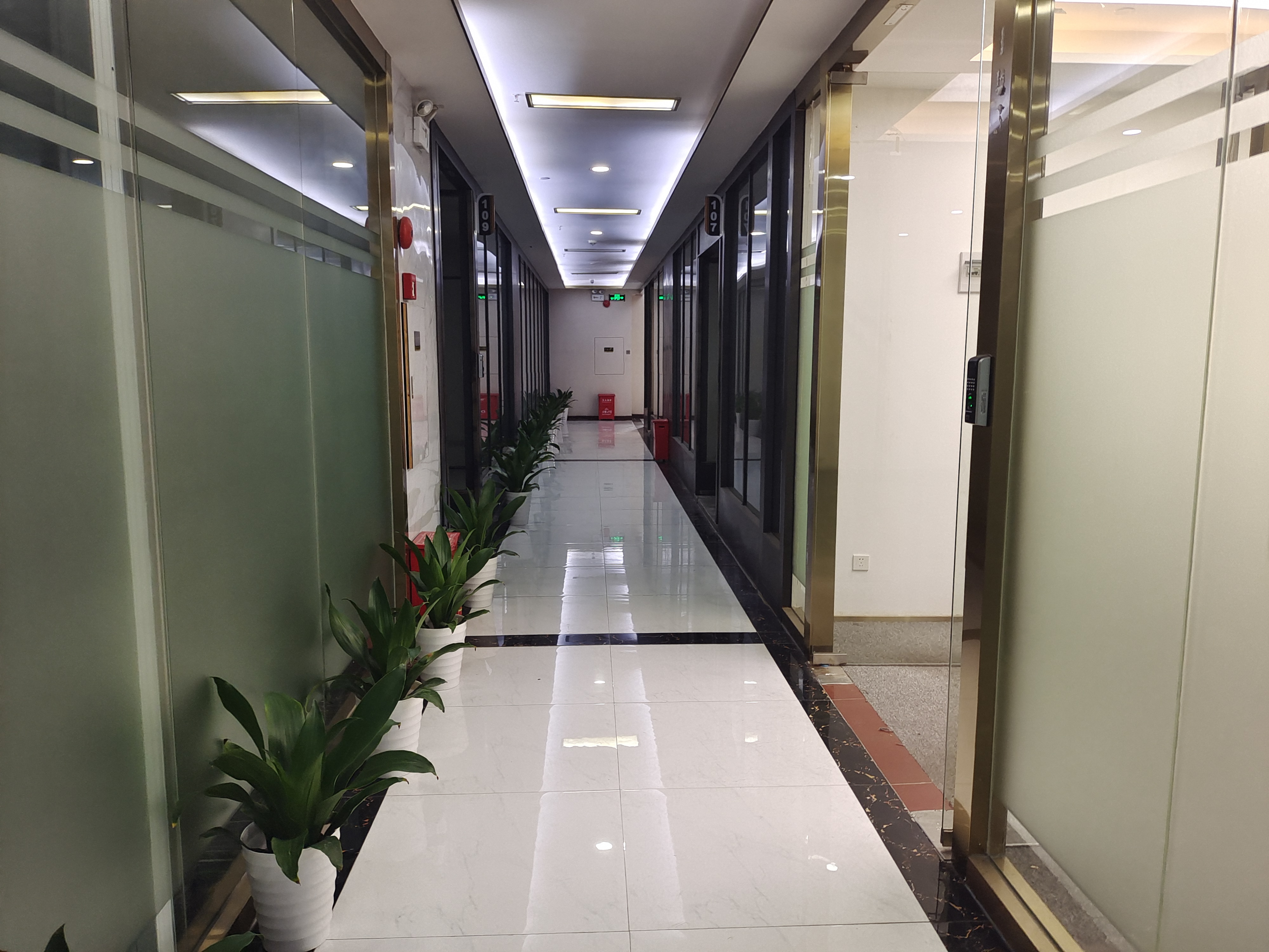 深圳南山科技园精装修3十1地铁口创意园区