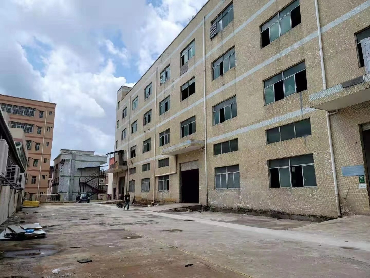 被停职审查、转移资产、搞办公室恋情董明珠身上的标签是真是假P