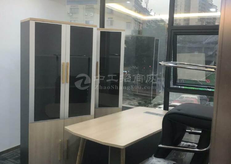 广州市天河区科韵路地铁站附近新出400平装修带家私办公室出租